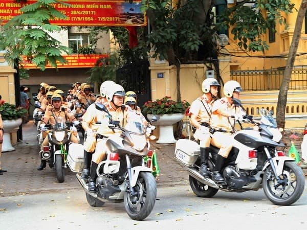 Lý giải ý nghĩa giấc mơ thấy cảnh sát giao thông đánh con gì?