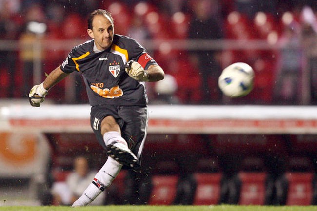 Rogerio Ceni (Brazil) – 123 bàn thắng