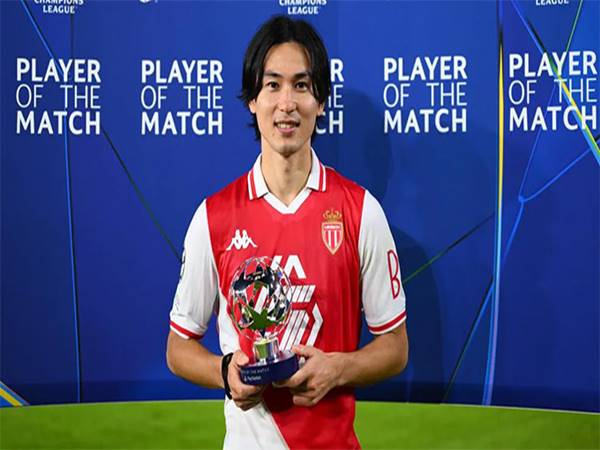 Takumi Minamino tỏa sáng tại Champions League