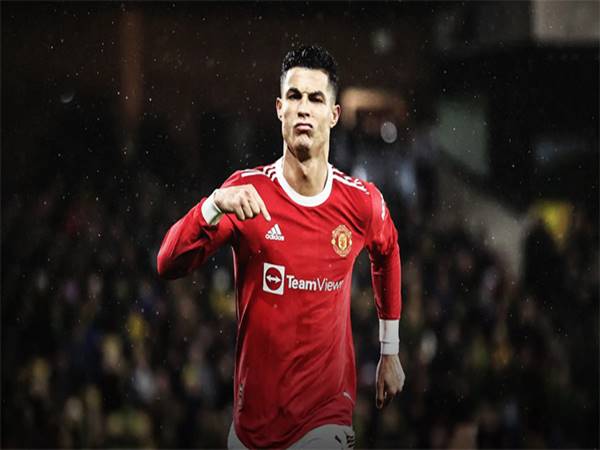 50 cầu thủ vĩ đại nhất MU: Ronaldo xếp thứ 9