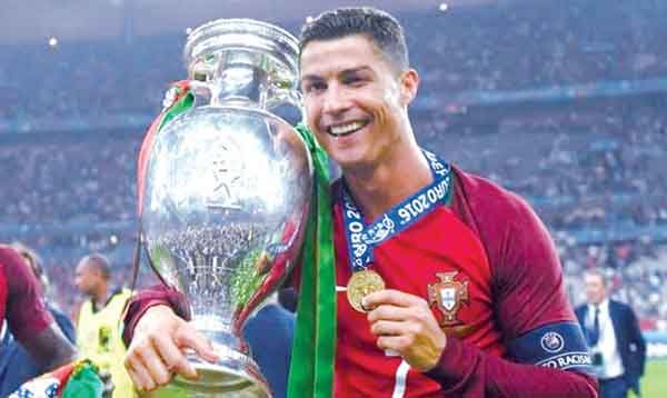 EURO 2016 vẫn là điểm nhấn không thể nào quên trong sự nghiệp của Cristiano Ronaldo