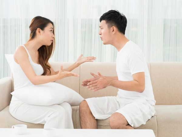 Chiêm bao thấy vợ chồng người khác đánh nhau