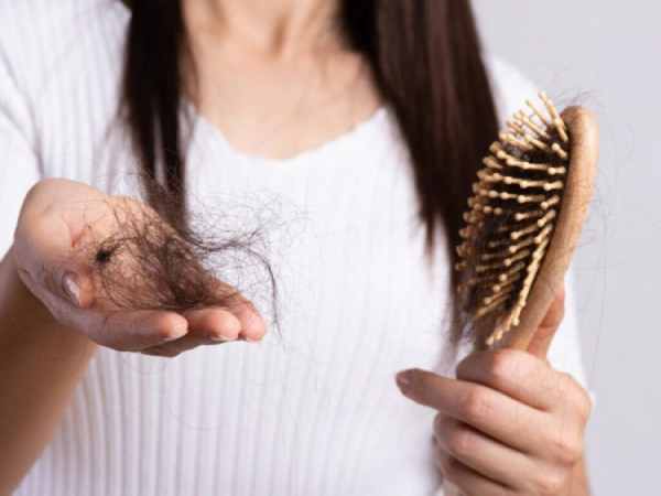 Chiêm bao thấy tóc rụng hết, đầu bị hói