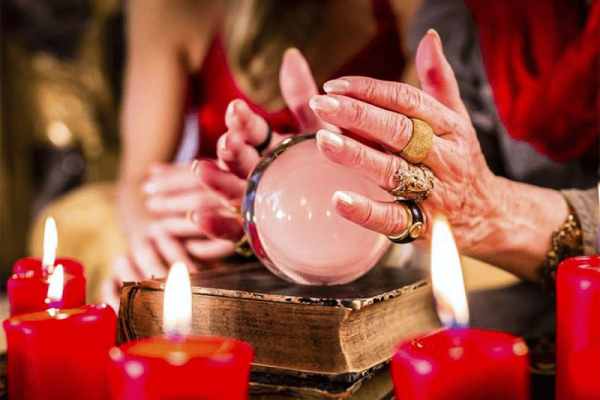 Mơ thấy thầy bói phán điều xấu về sự nghiệp của bạn