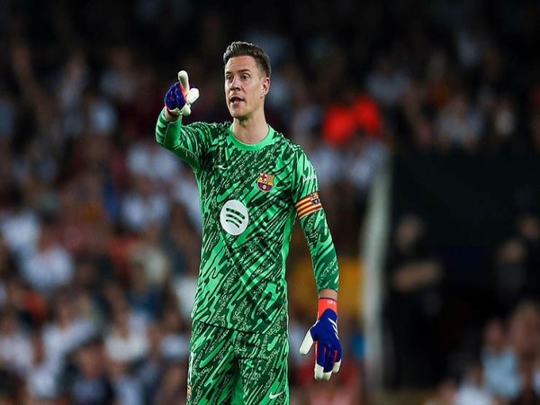 Tin Barca: Quyết định có thể trao áo số 1 cho tân binh Joan Garcia