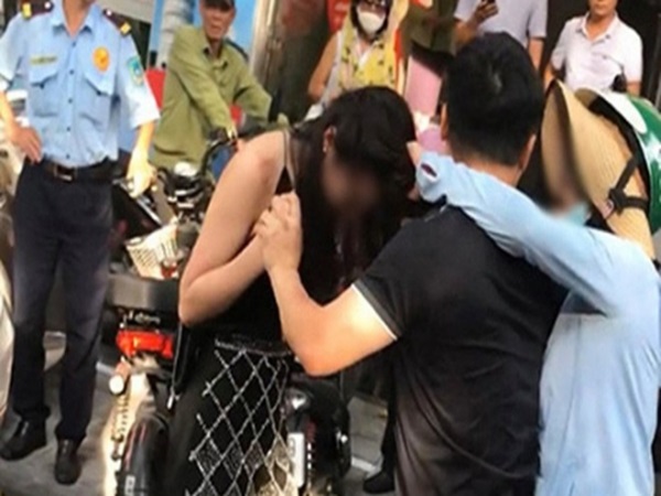 Mơ thấy dẫn người đi đánh ghen
