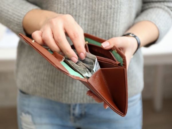 Ngủ mơ thấy ví tiền có điềm báo gì hên hay xui?