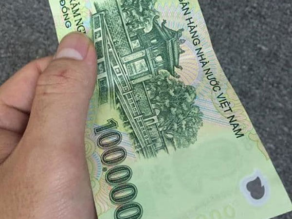 Mơ thấy mình đếm tiền 100 nghìn
