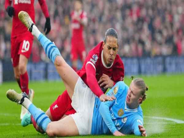 Cuộc đối đầu Liverpool – Man City tranh Ngôi Premier League