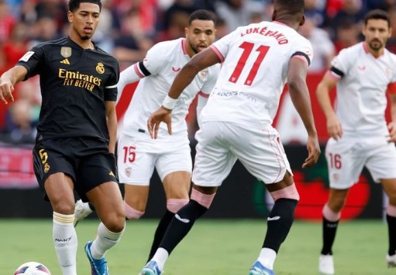 Sevilla bán trụ cột để giảm lương, chiêu mộ tân binh