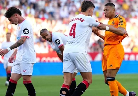 Sevilla dùng ngân sách mua tiền đạo, tiền vệ, hậu vệ