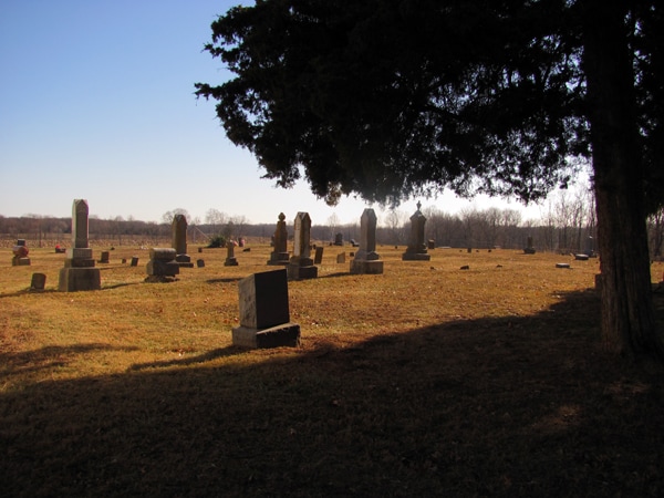 Nằm mơ thấy nghĩa địa có ý nghĩa gì, số mấy trúng thưởng?